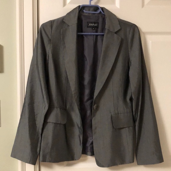 Blazer - Picture 1 of 3